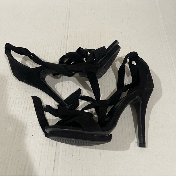 Women’s Wild Diva Black Faux Suede Strappy Stilleto Heels Size 8.5 US! - Picture 8 of 9